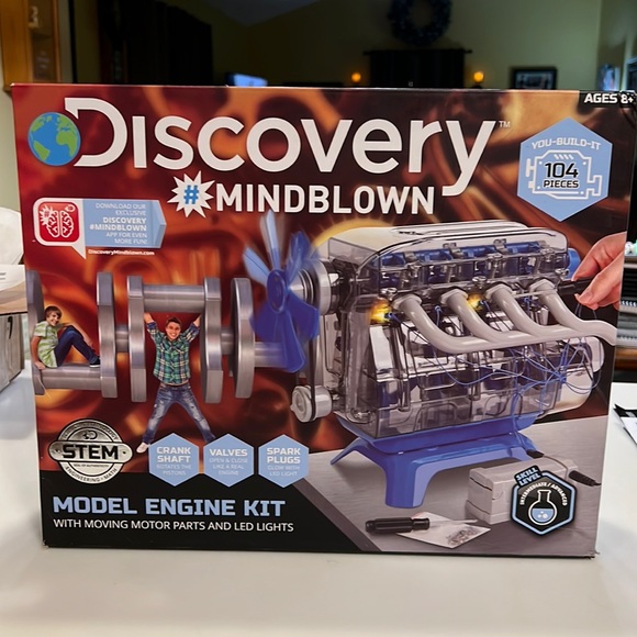 Discovery Mindblown Model Engine Kit - Picture 1 of 6